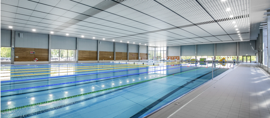 Poolside Perspectives: Bærum Idrettspark, Norway Rud Svommehall Fremhevet bilde copia 1